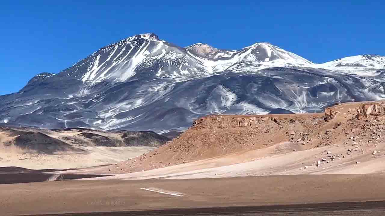 Gunung Ojos del Salado di Argentina